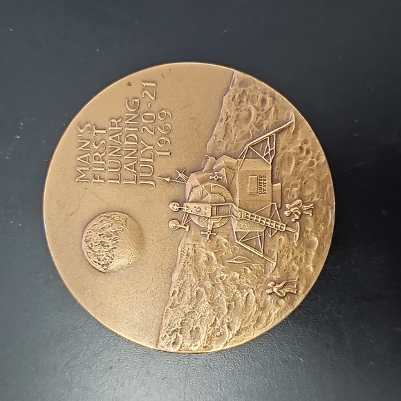 Apollo 11 coin - Picture 2 of 2